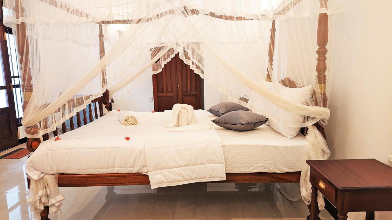 Tropical Inn Mirissa Buitenkant foto