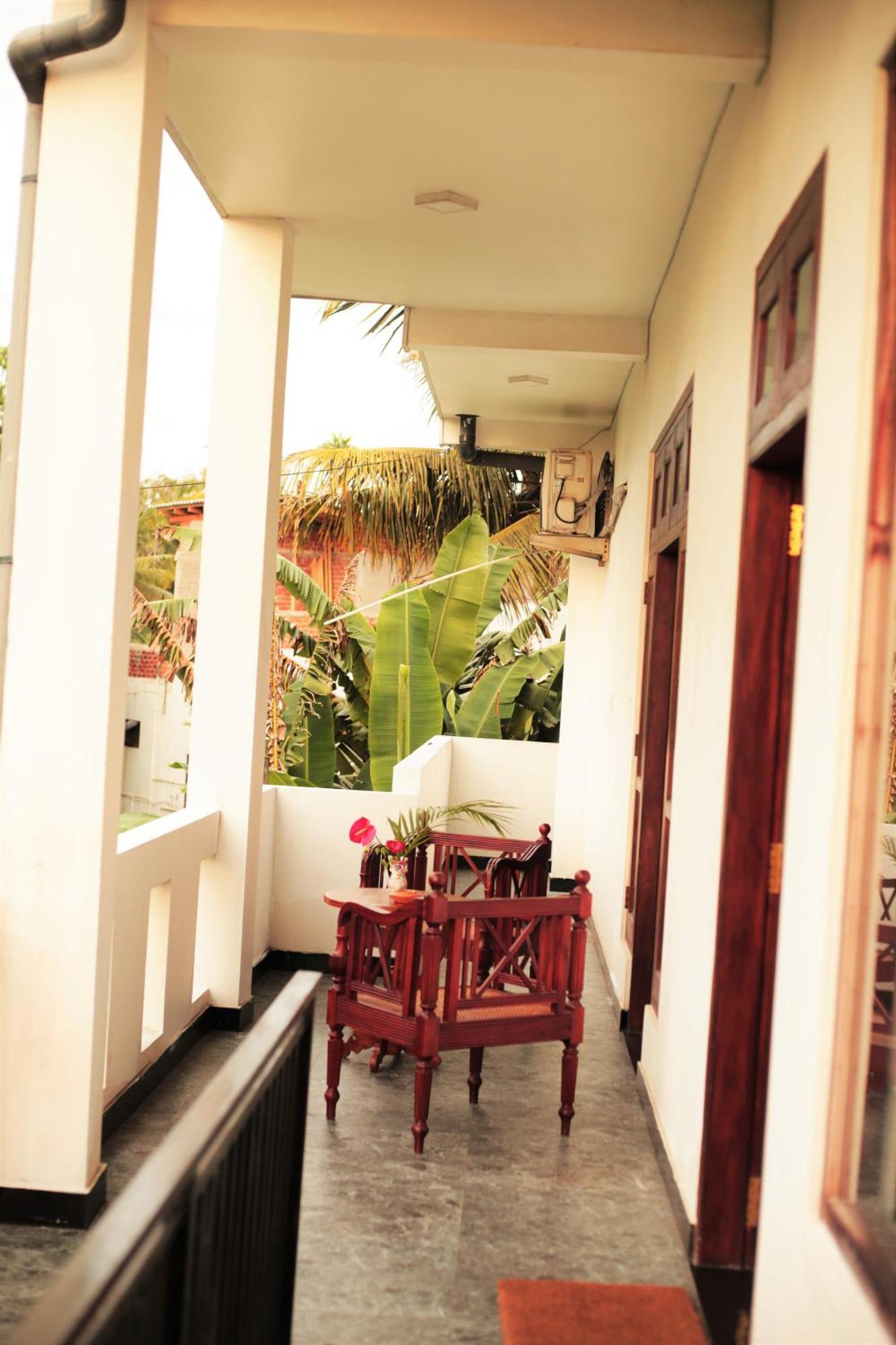 Tropical Inn Mirissa Buitenkant foto
